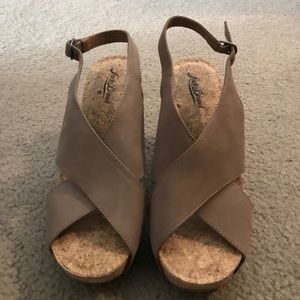 Lucky Brand Taupe Cork Wedges size 7.5